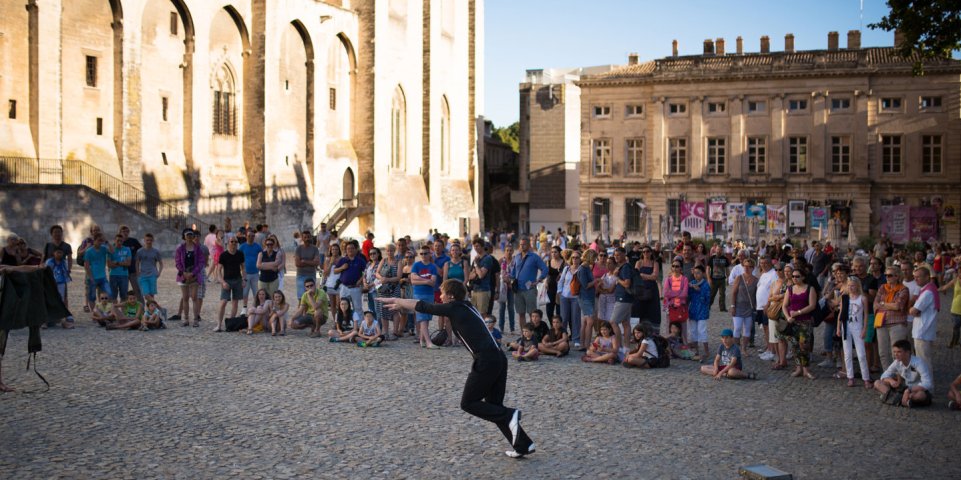 Les événements autour du Palais des Papes d'Avignon