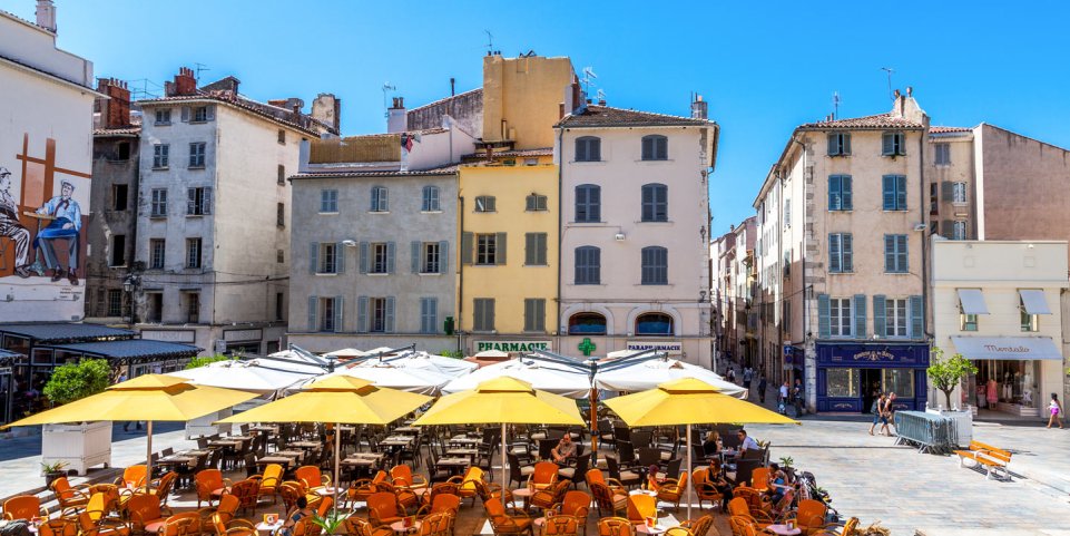 Toulon - Place dans la vieille ville