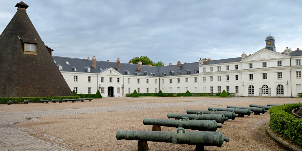 La cour du château de la Verrerie