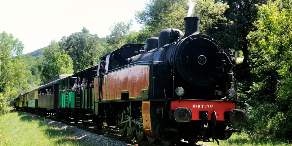 Train à vapeur touristique