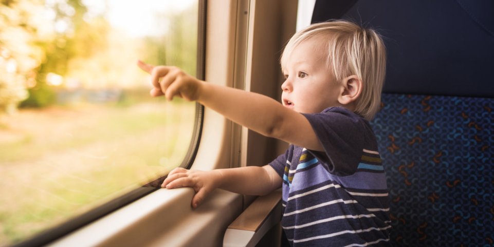 Enfant dans le train