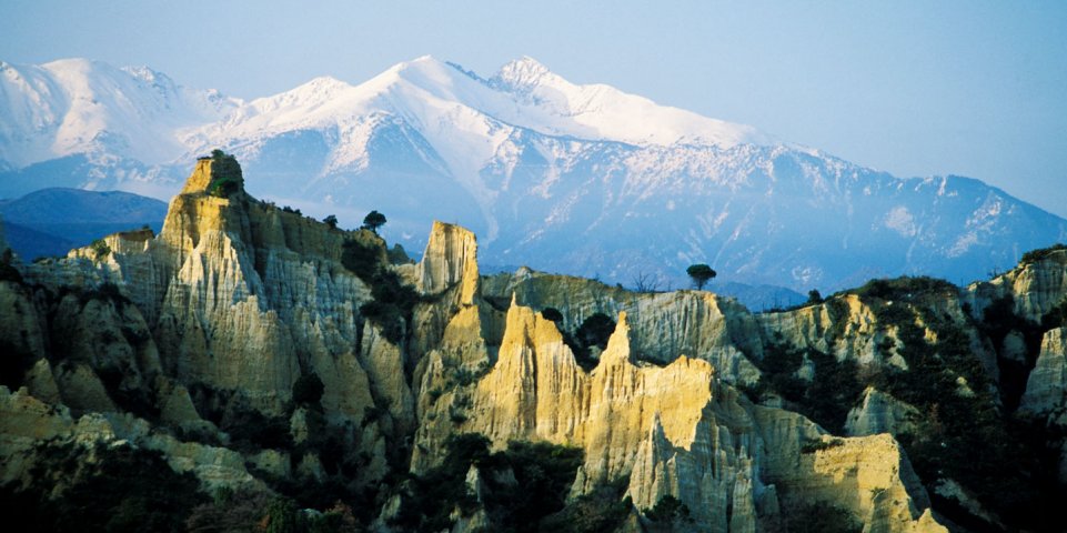 Orgues d’Ille-sur-Têt en hiver, Massif du Canigou