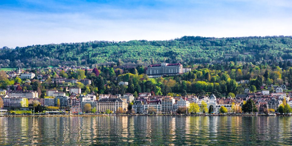 Evian-les-Bains depuis le lac Léman