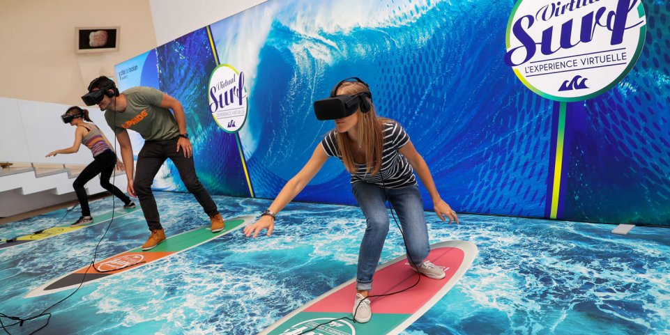 Surf virtuel à la Cité de l'Océan à Biarritz
