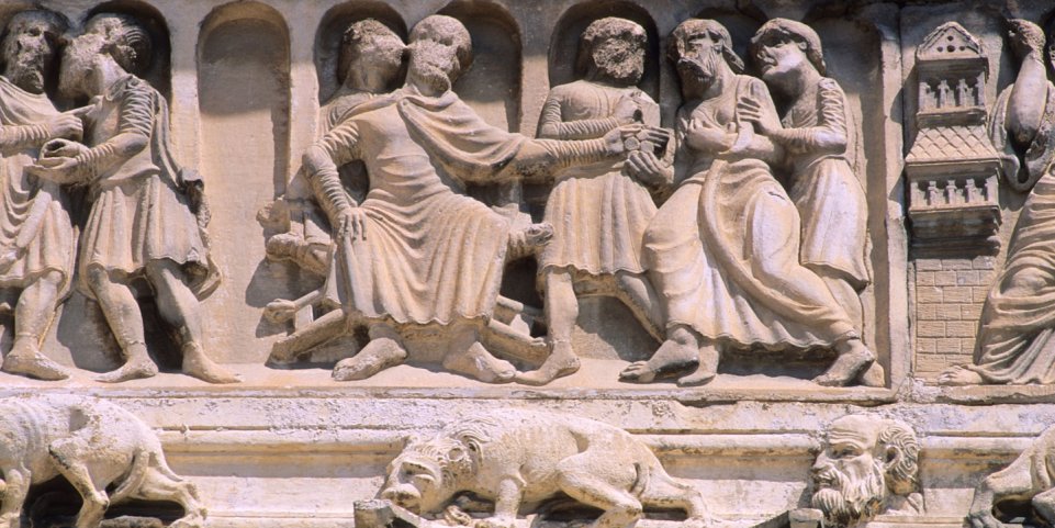 Détail de l'Abbatiale romane de Saint-Gilles