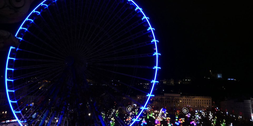 Grande roue à la fête des lumières de lyon