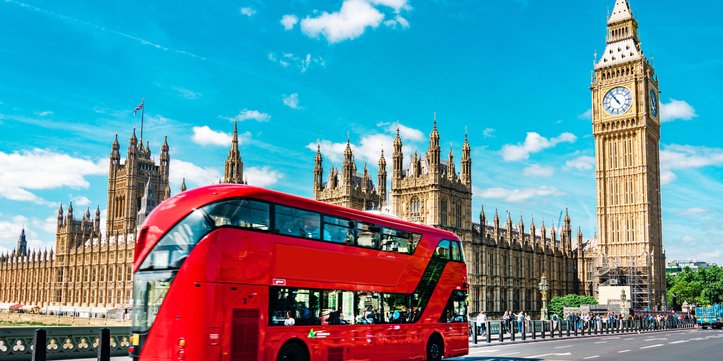 Bus londonien passant devant Big Ben