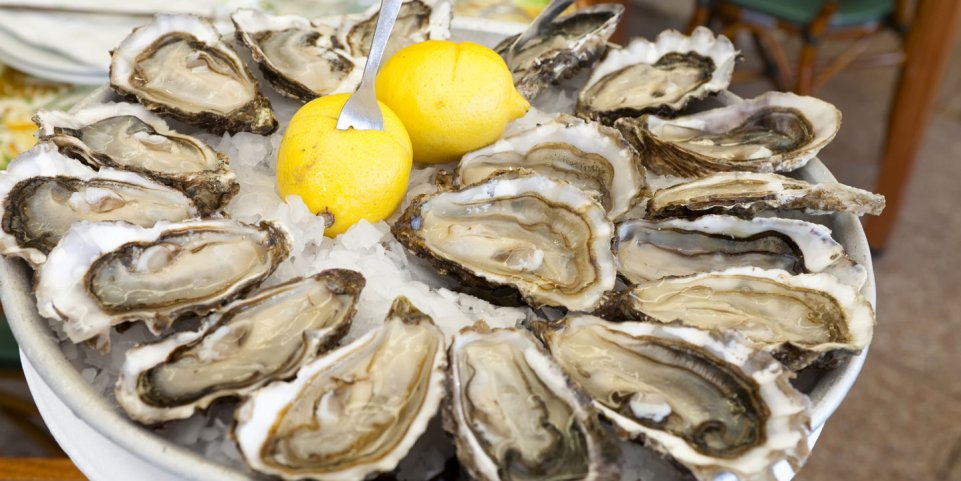 citrons huîtres plat restaurant