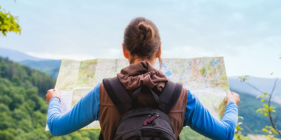 femme seule carte voyage