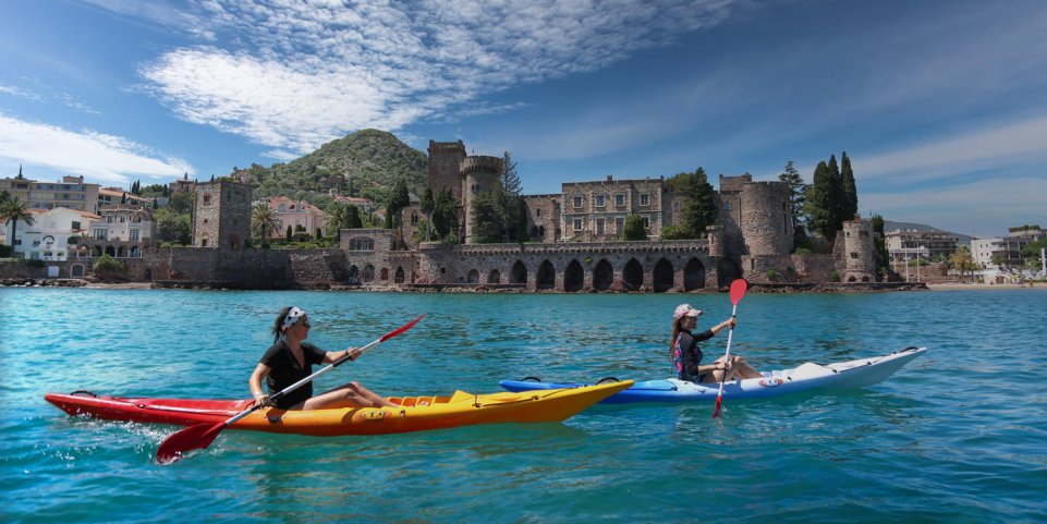 Kayak face au château de La Napoule
