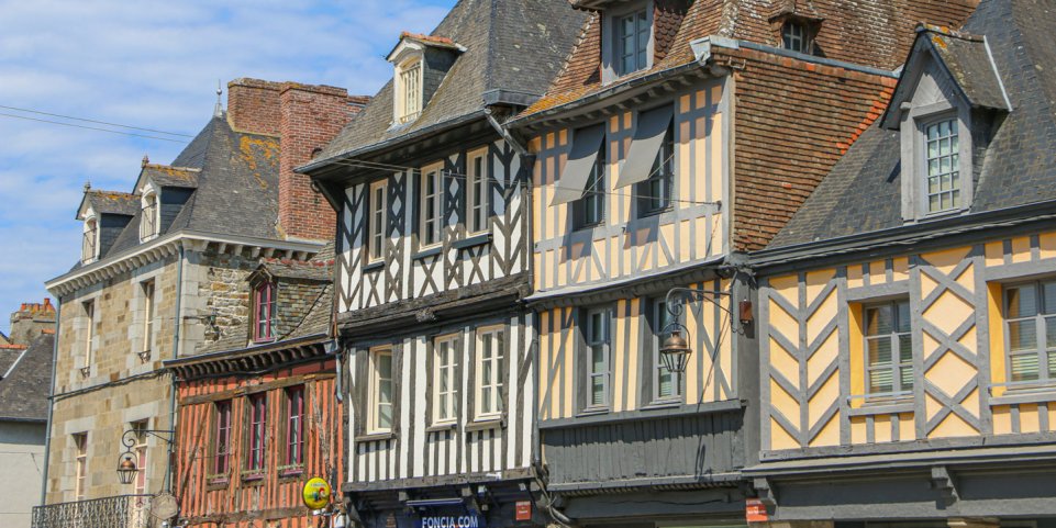 Grand Rue des Stuarts à Dol-de-Bretagne