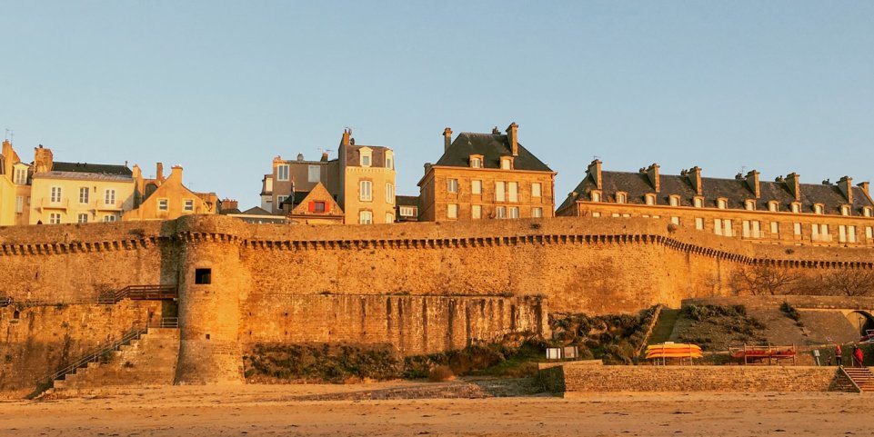 Vue sur les remparts de Saint-Malo