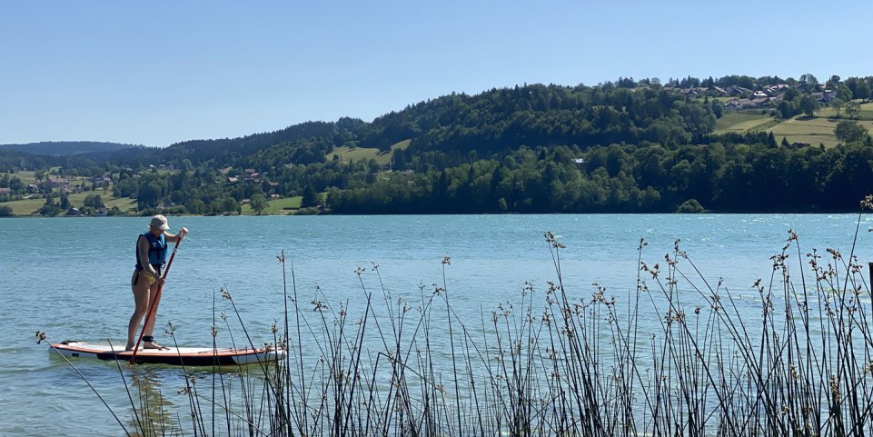 Paddle sur lac dans les Montagnes du Jura