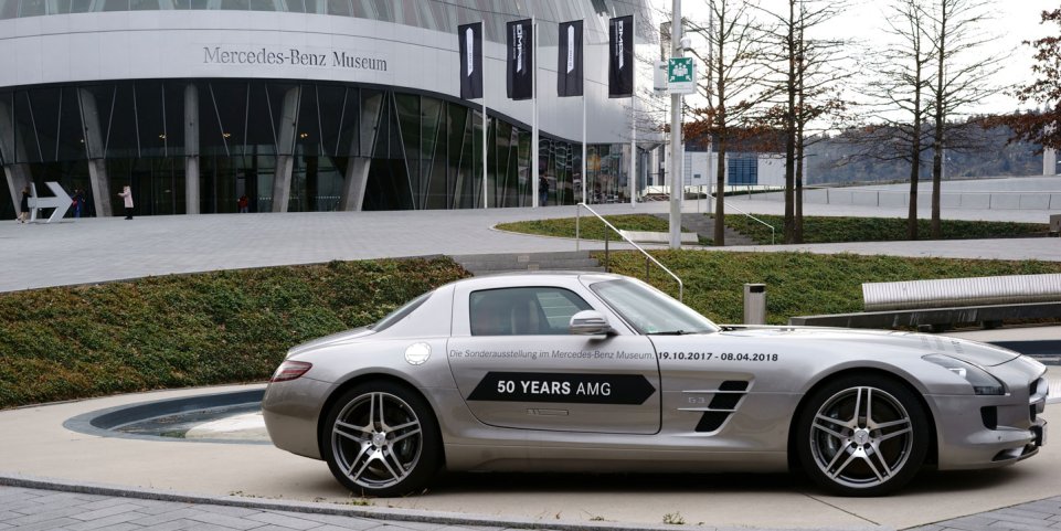 voiture de sport musée mercedes stuttgart