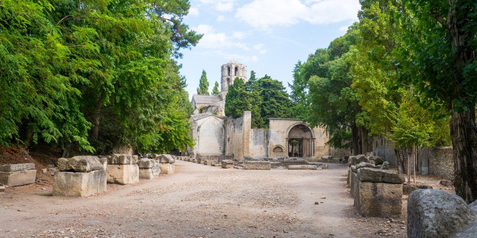 Les Alyscamps à Arles