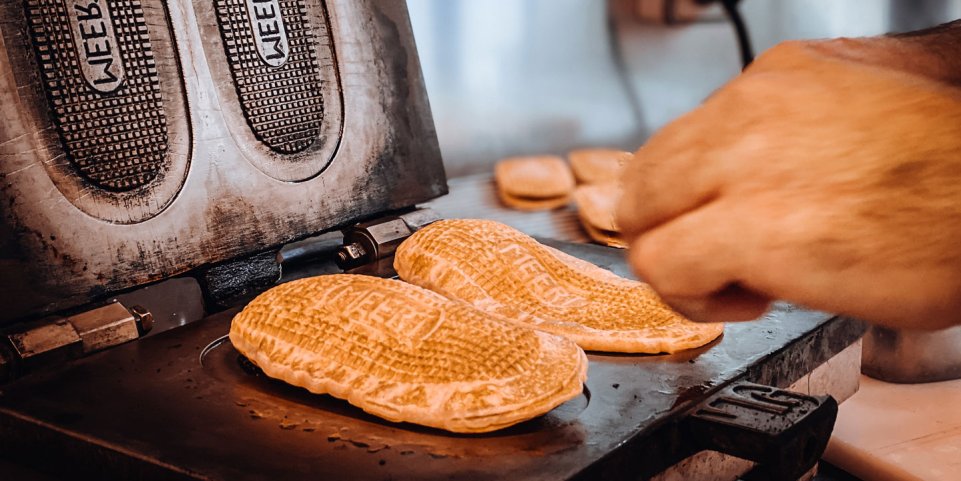 Fabrication de la gaufre Meert