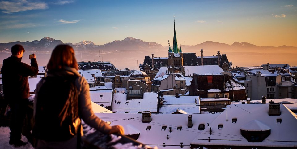 Toits enneignés - canton de Vaud - Suisse
