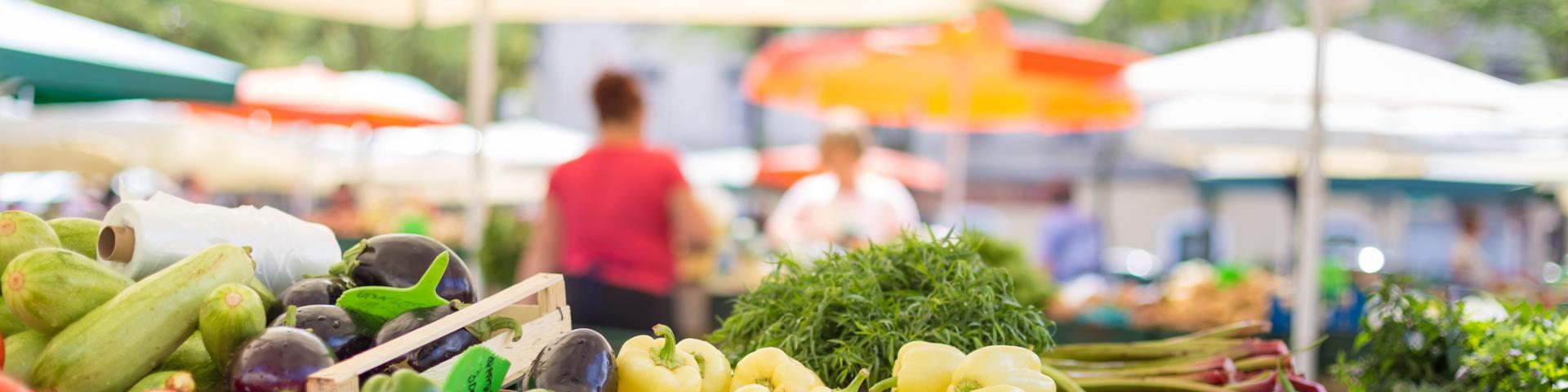 Top 10 des plus beaux marchés de France - SNCF Connect, image size:1920x480