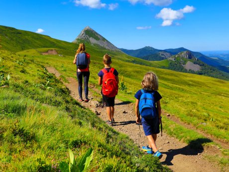 Randonnée en famille en Auvergne