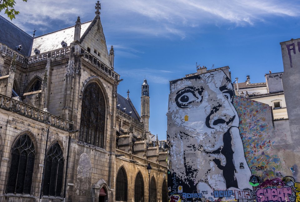 Eglise Saint-Merri et mur peint - Dali - Paris - 75004