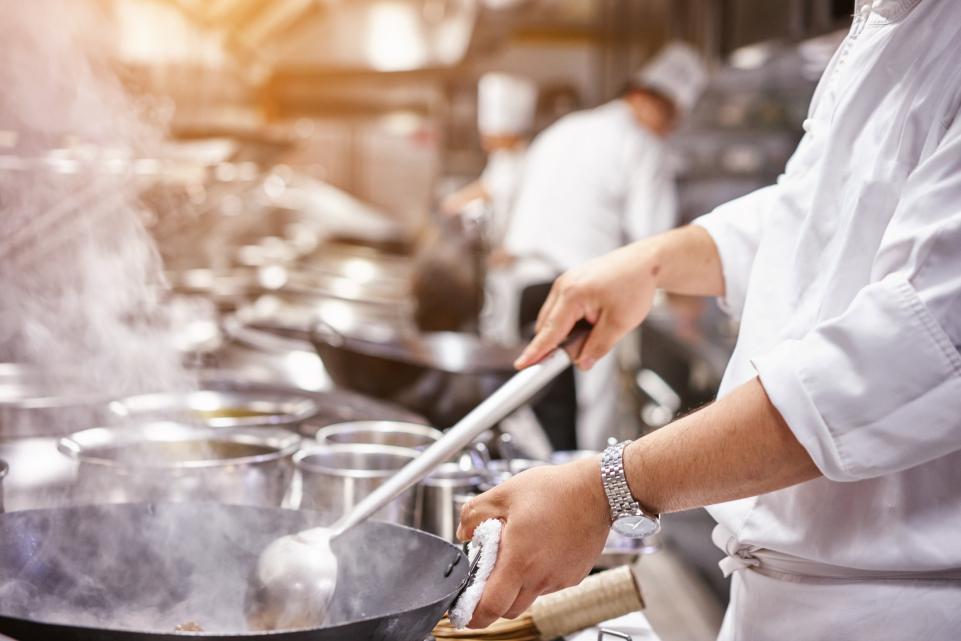 chef qui cuisine