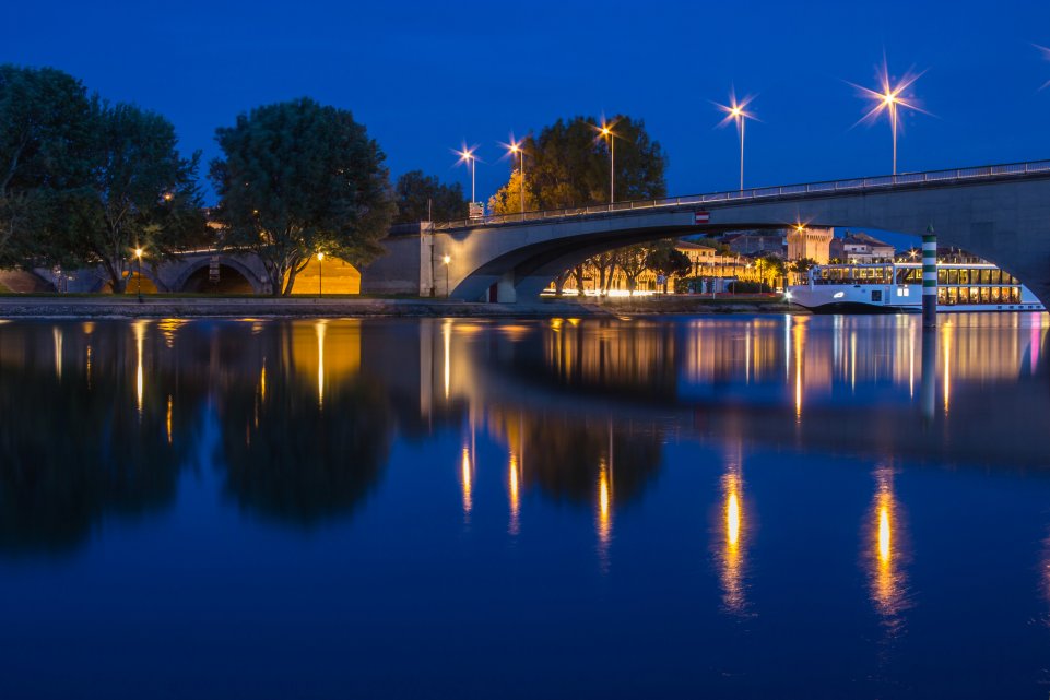 avignon la nuit