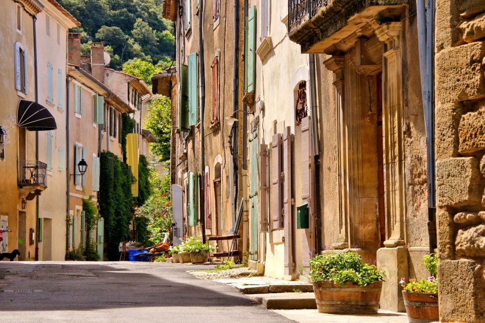Ruelle à Saignon, en Provence