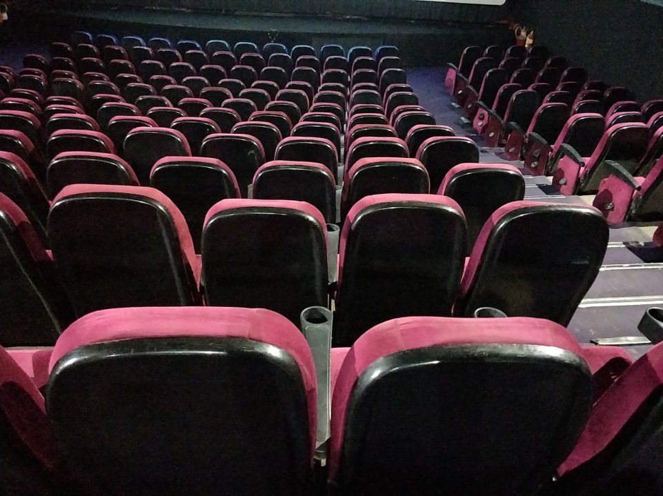 sièges de cinéma façon théâtre