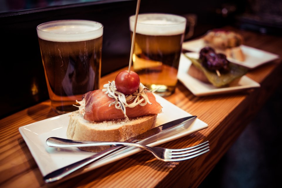 Pinchos cuisine restaurant pays basque