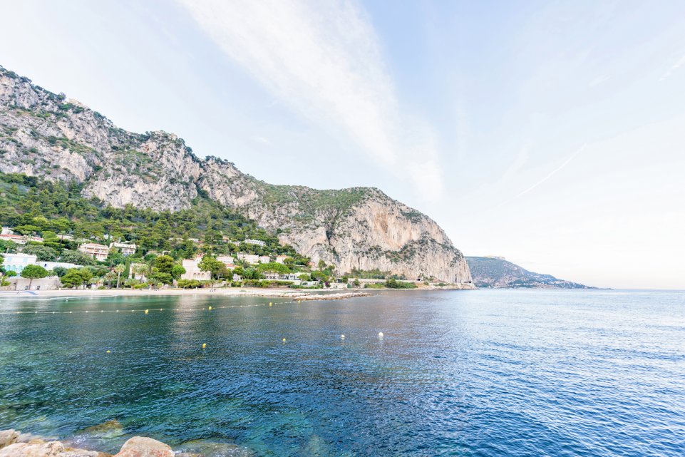 La plage de la Petite Afrique à Beaulieu