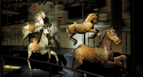 L'intérieur du musée du cheval dans les écuries de Chantilly