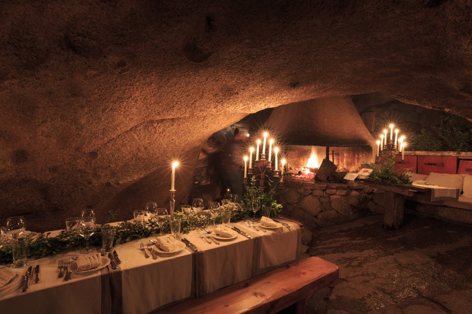 Restaurant La Table de la Grotte Domaine de Murtoli Corse 