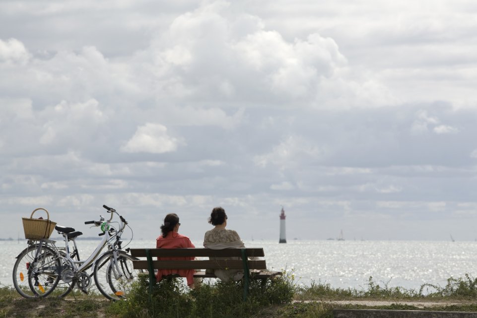 Pause devant le phare de l'Île de Ré