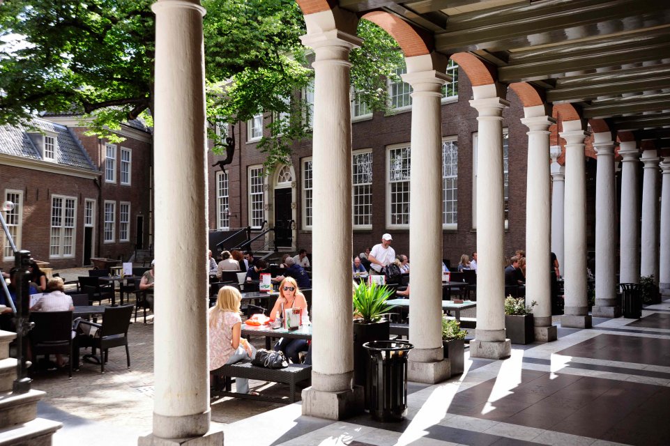 Dans la cour de l'amsterdam museum 