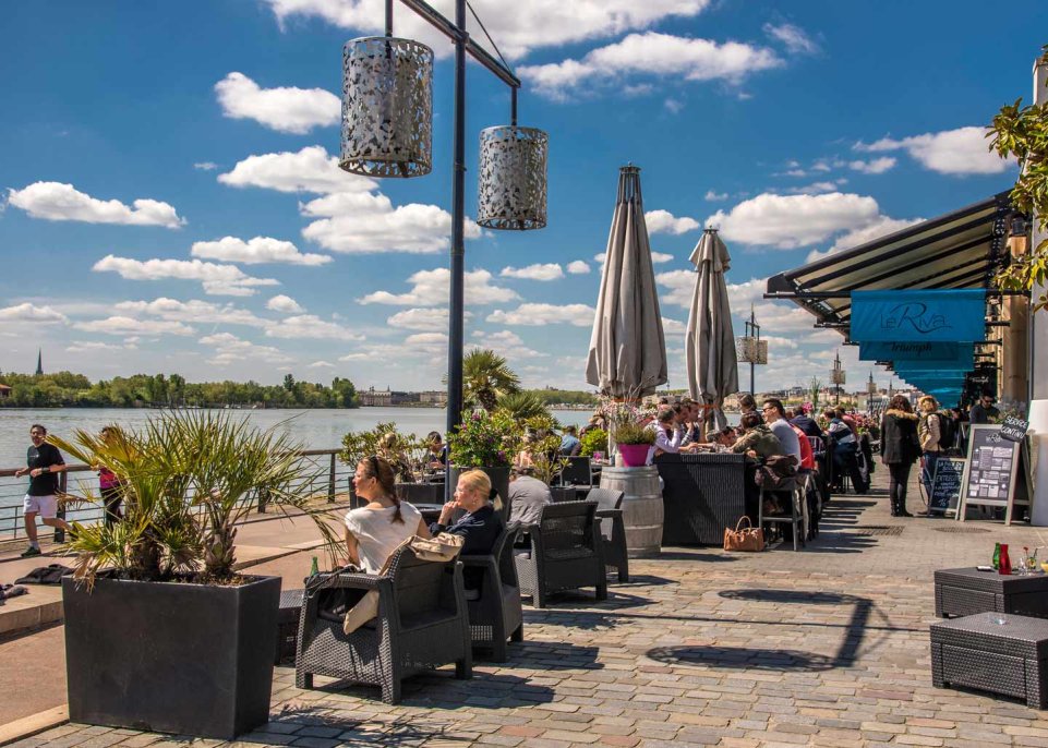 bordeaux quai des chartrons 