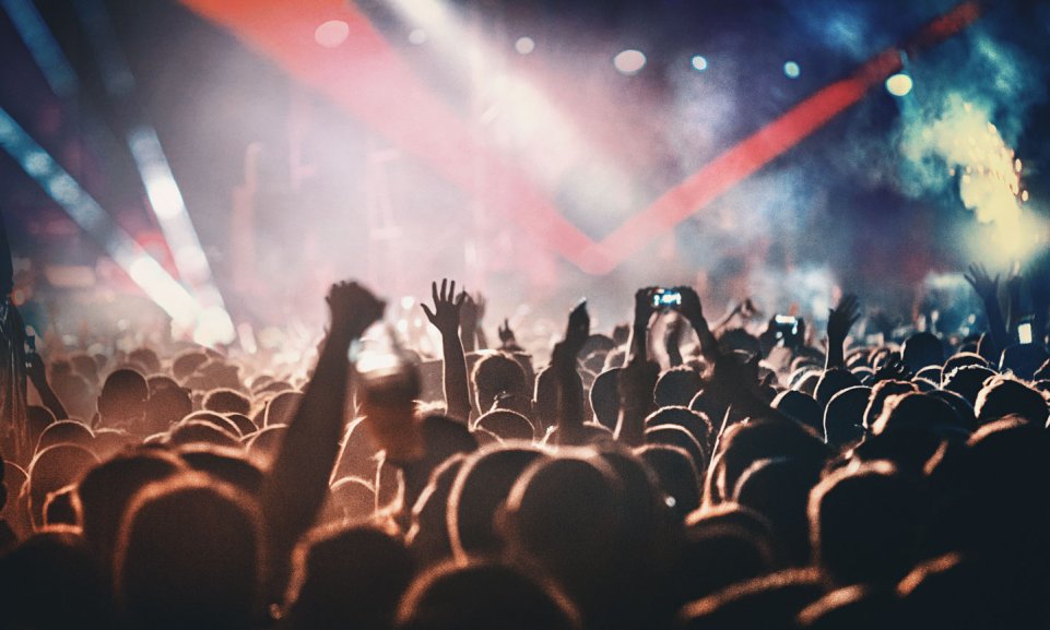 Concert de nuit dans un festival