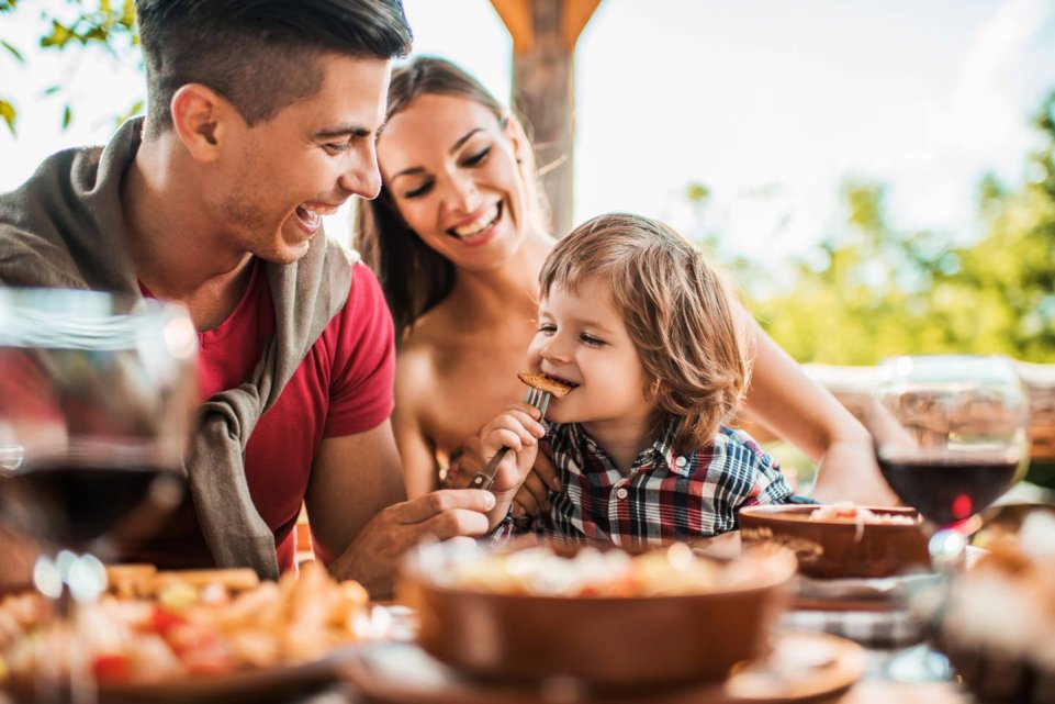 famille restaurant mange