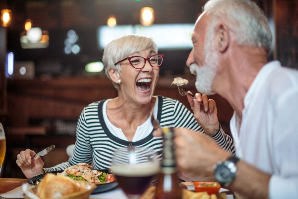 Couple dans un restaurant