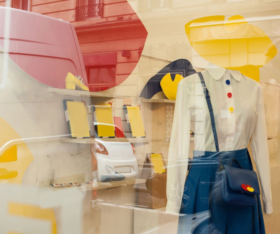devanture de boutique à paris près du jarin des tuileries 