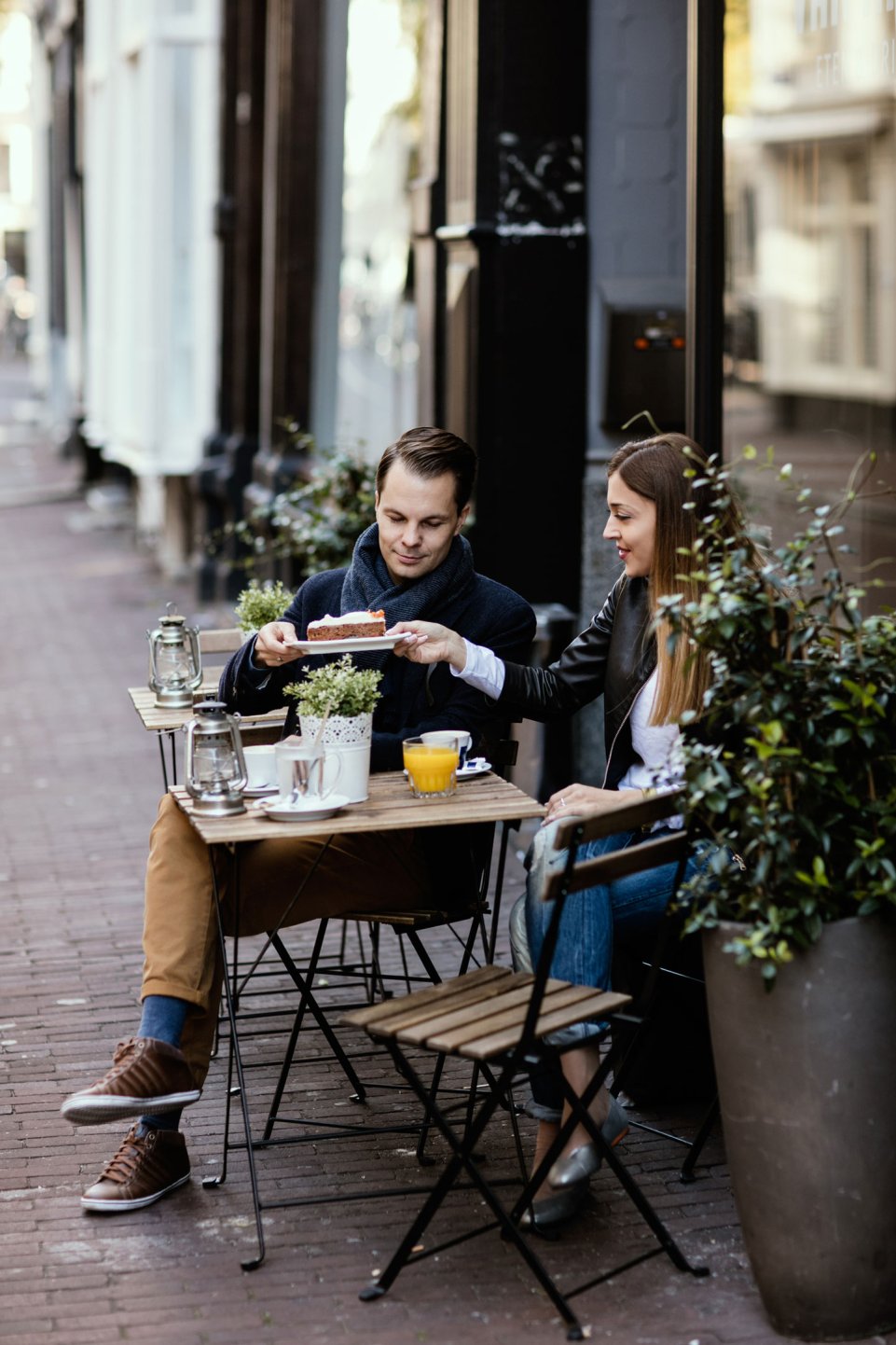 couple qui prend un goûter