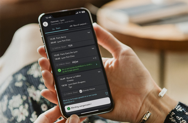 Visueel voorbeeld van de activering van een volledig treinalarm op de applicatie SNCF Connect 